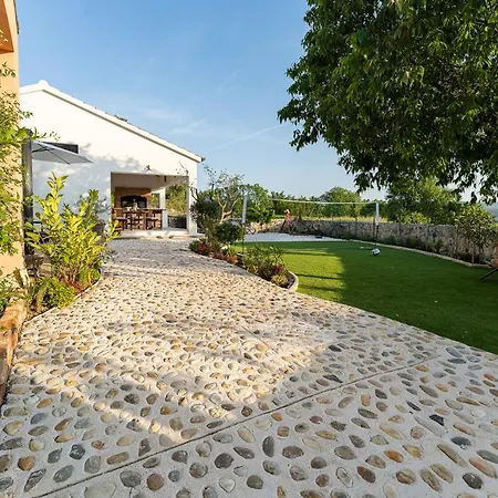- Thorak Villa Anic