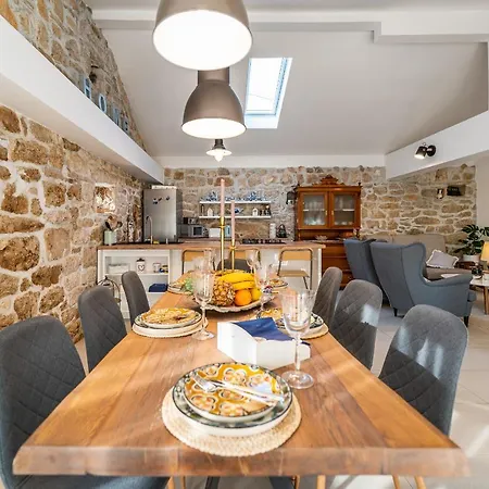 - Thorak Villa Anic