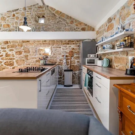 - Thorak Villa Anic